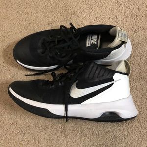 Nike Air Versitile 🏀